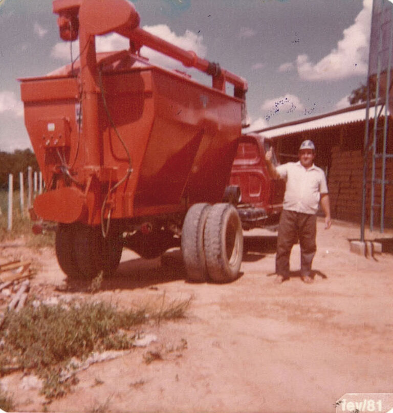 Fábrica de Ração - Igaratinga - Entrega de Ração